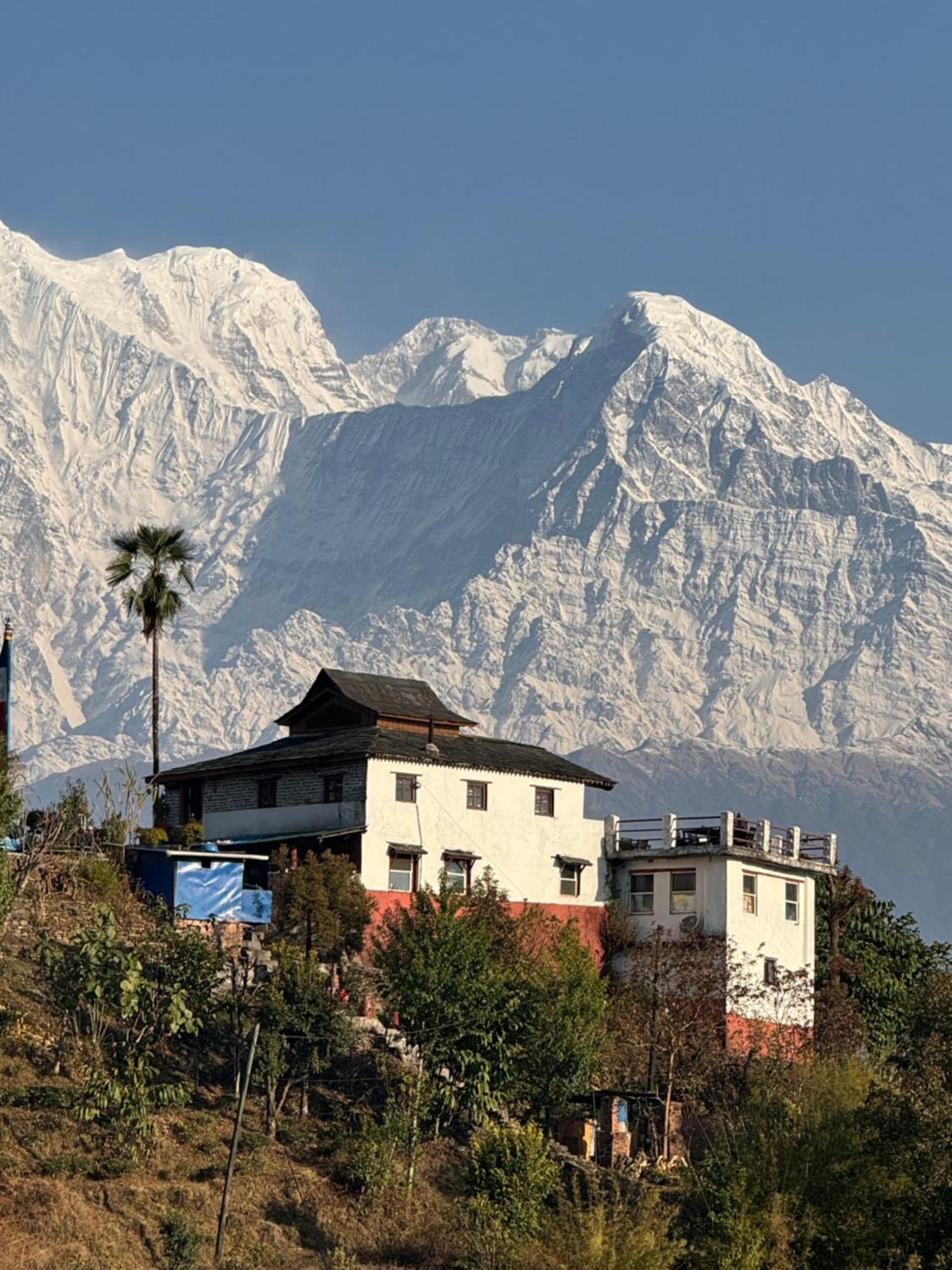 Es Deurali Resort Pokhara Exterior foto