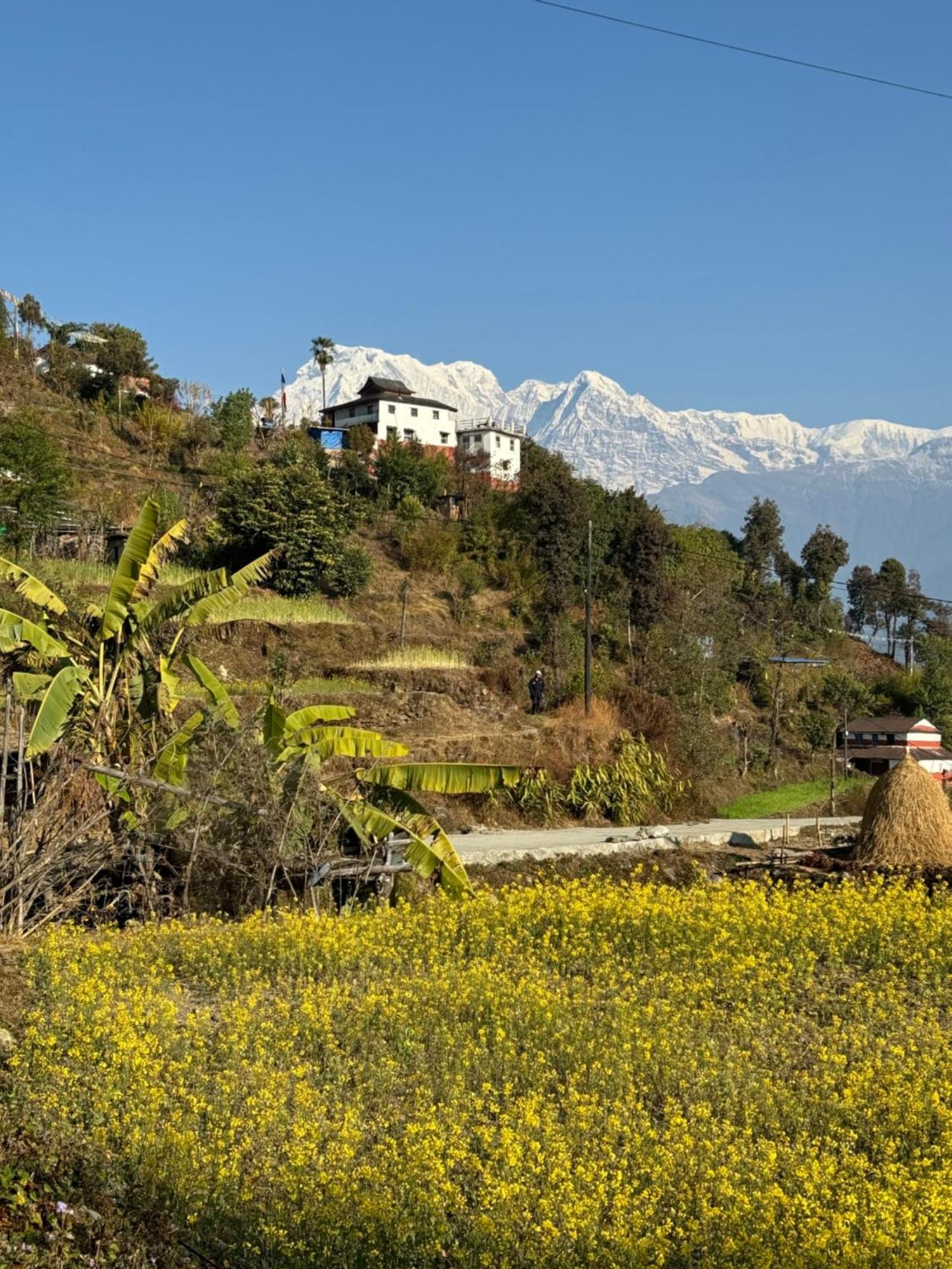 Es Deurali Resort Pokhara Exterior foto
