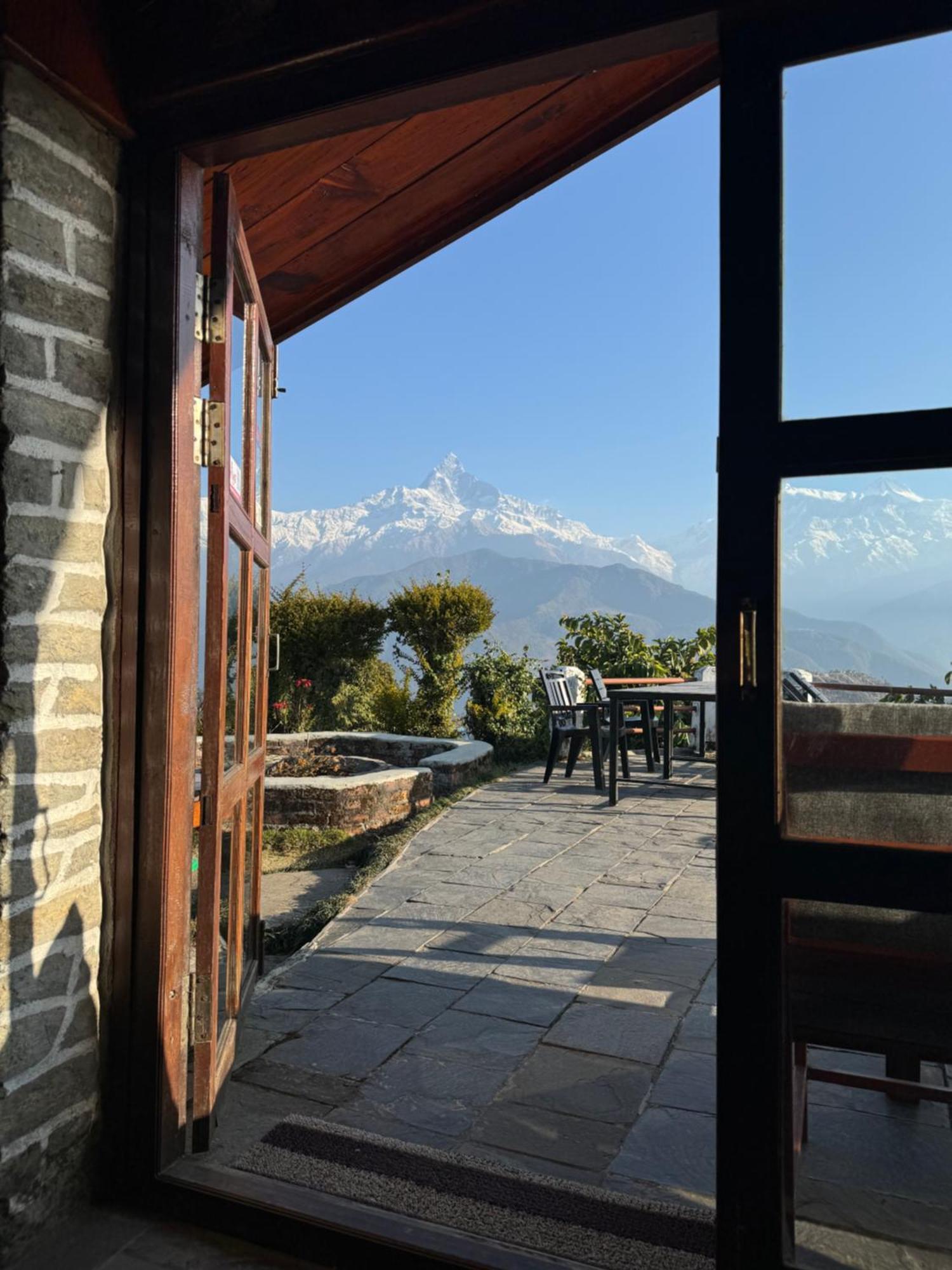 Es Deurali Resort Pokhara Exterior foto