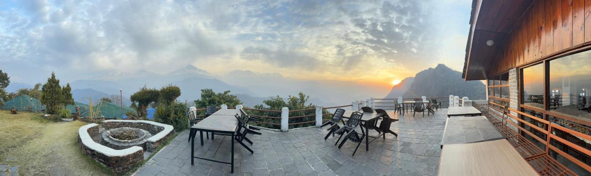 Es Deurali Resort Pokhara Exterior foto
