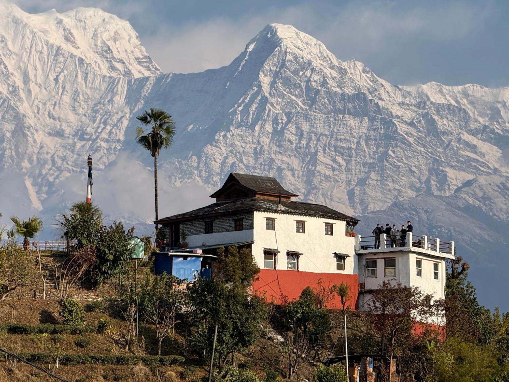 Es Deurali Resort Pokhara Exterior foto